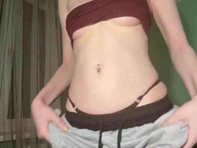 KarriMcinroy webcam