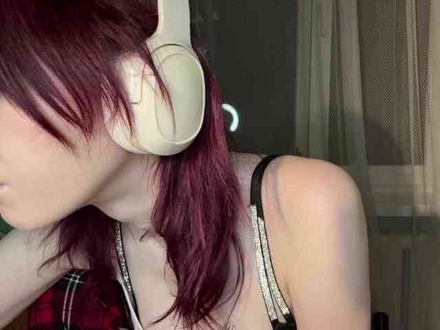 KarriMcinroy webcam