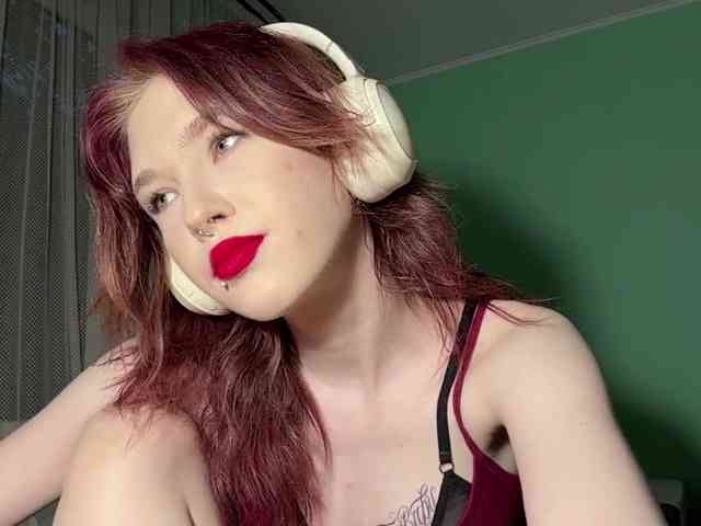 KarriMcinroy webcam