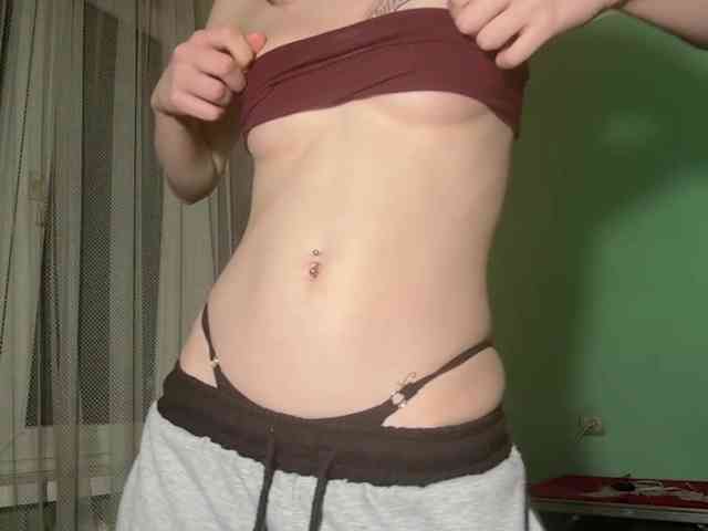 KarriMcinroy webcam