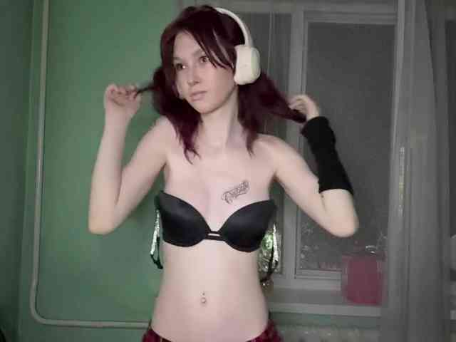 KarriMcinroy webcam