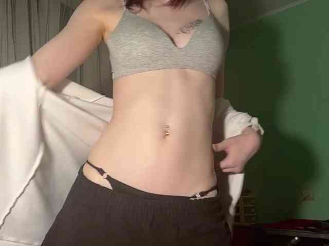 KarriMcinroy webcam