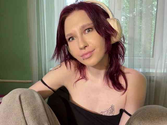 KarriMcinroy webcam