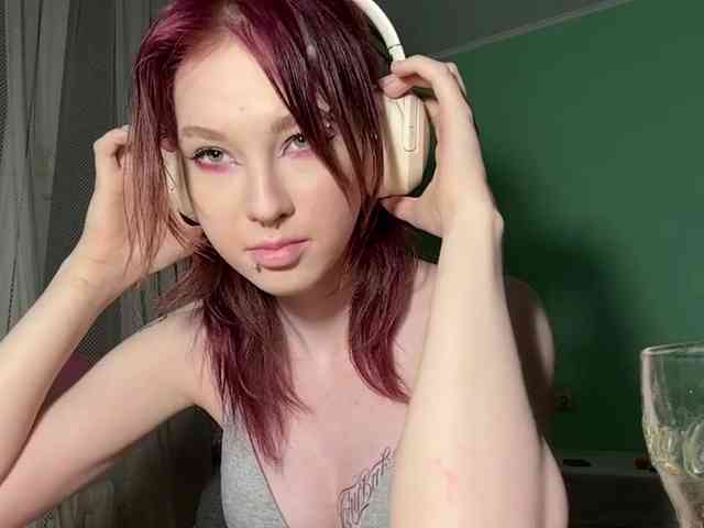 KarriMcinroy webcam