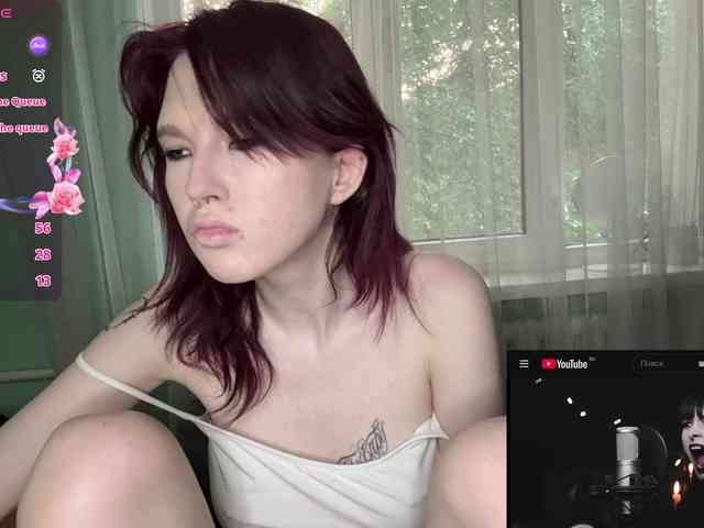KarriMcinroy webcam