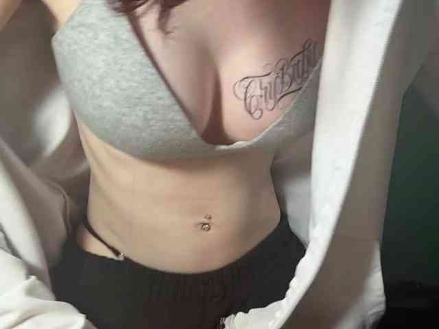 KarriMcinroy webcam