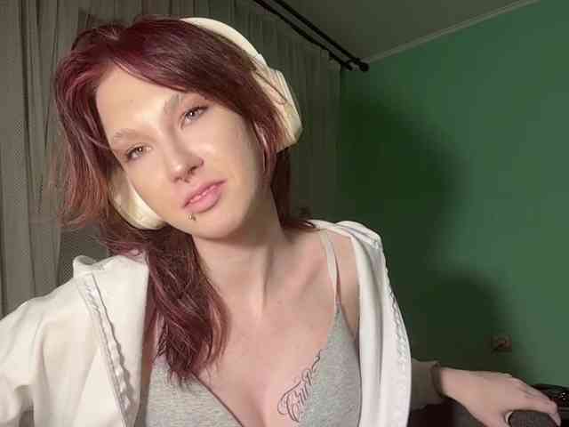 KarriMcinroy webcam