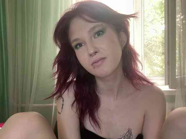 KarriMcinroy webcam