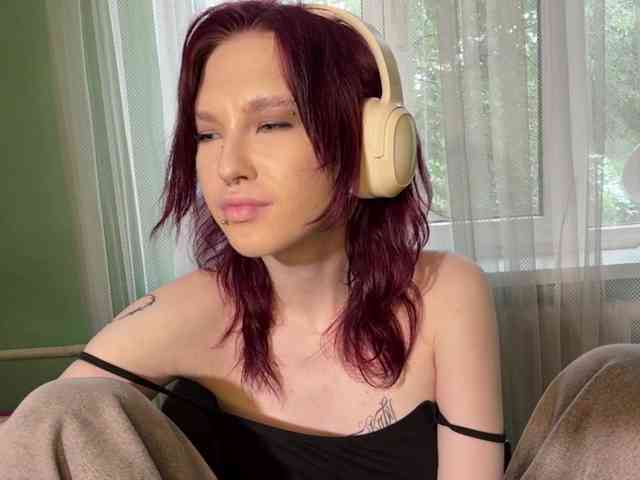 KarriMcinroy webcam