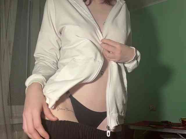 KarriMcinroy webcam