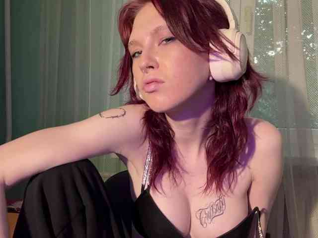 KarriMcinroy webcam