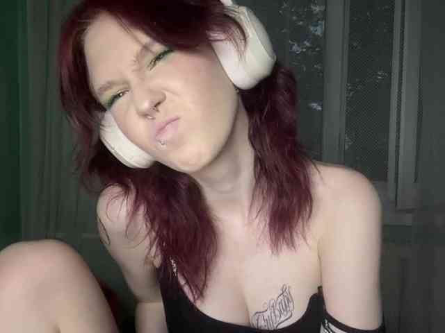 KarriMcinroy webcam