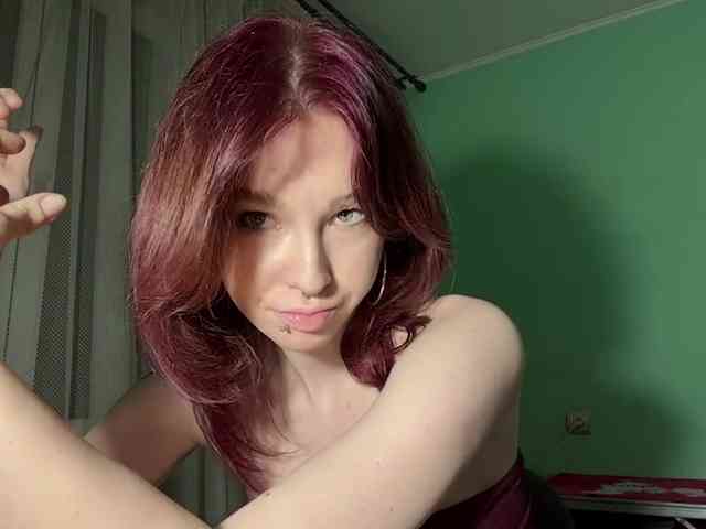 KarriMcinroy webcam
