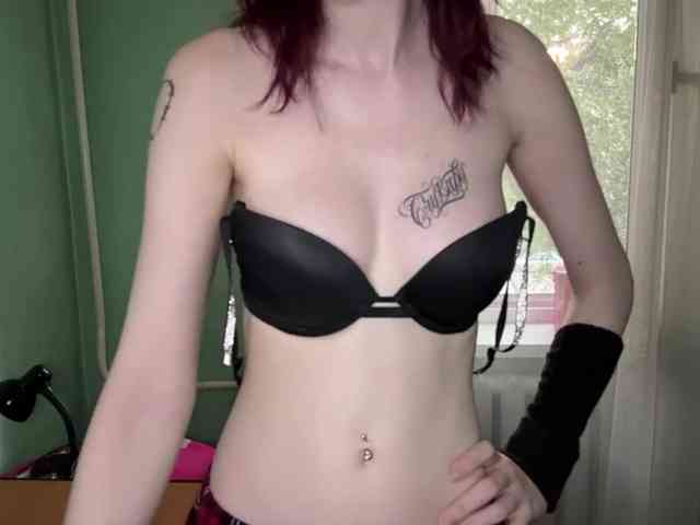 KarriMcinroy webcam