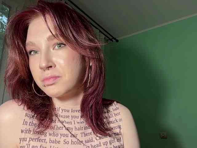 KarriMcinroy webcam