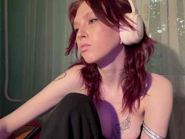 KarriMcinroy webcam