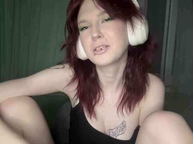 KarriMcinroy webcam