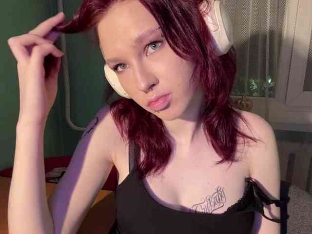 KarriMcinroy webcam