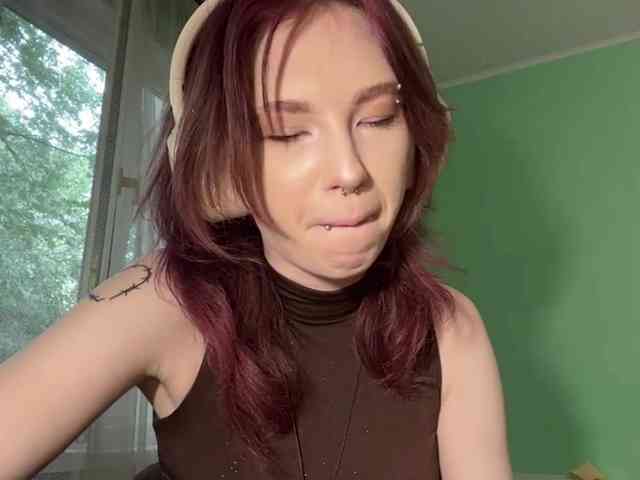 KarriMcinroy webcam
