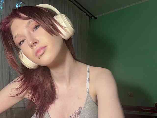 KarriMcinroy webcam
