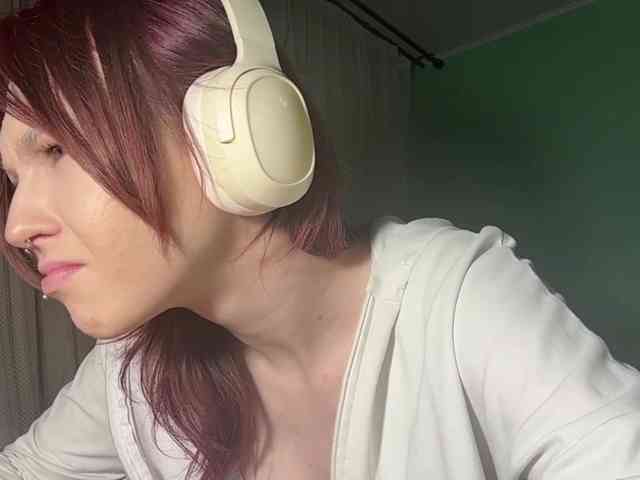 KarriMcinroy webcam