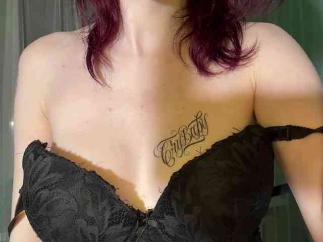 KarriMcinroy webcam