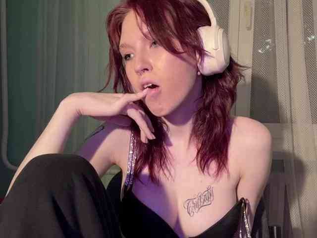 KarriMcinroy webcam
