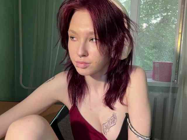 KarriMcinroy webcam