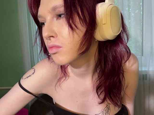 KarriMcinroy webcam
