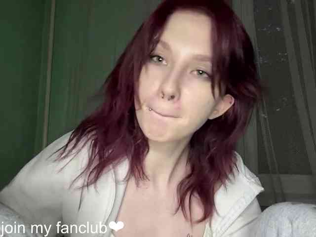 KarriMcinroy webcam