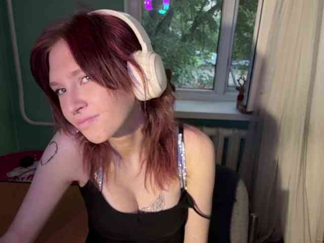KarriMcinroy webcam