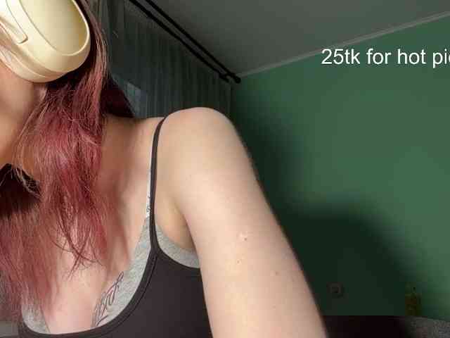 KarriMcinroy webcam