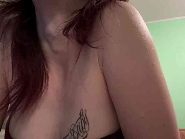KarriMcinroy webcam