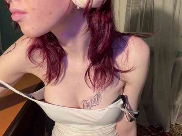 KarriMcinroy webcam