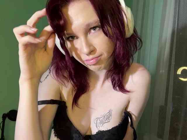 KarriMcinroy webcam