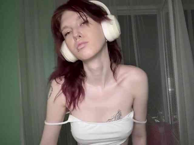 KarriMcinroy webcam