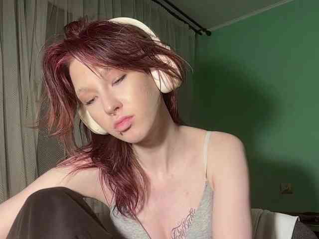 KarriMcinroy webcam