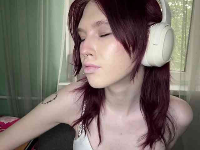 KarriMcinroy webcam