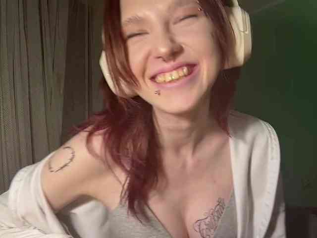 KarriMcinroy webcam