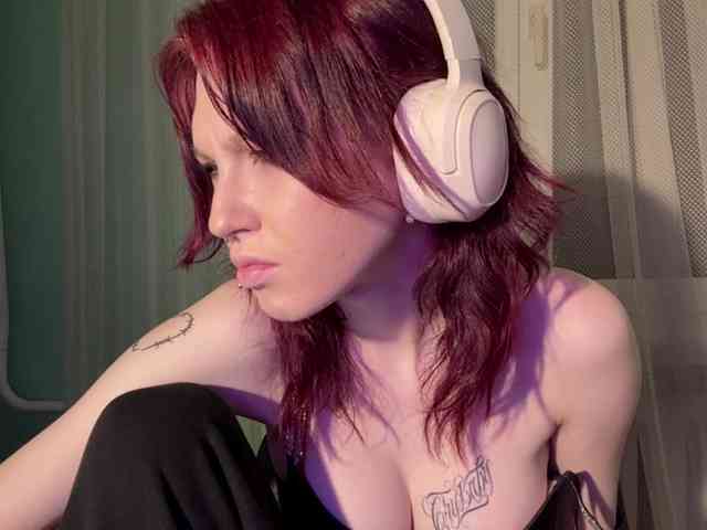 KarriMcinroy webcam