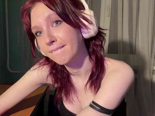 KarriMcinroy webcam