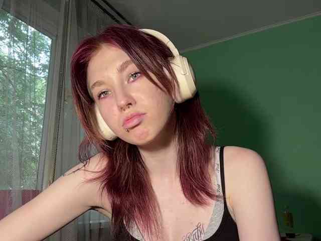 KarriMcinroy webcam