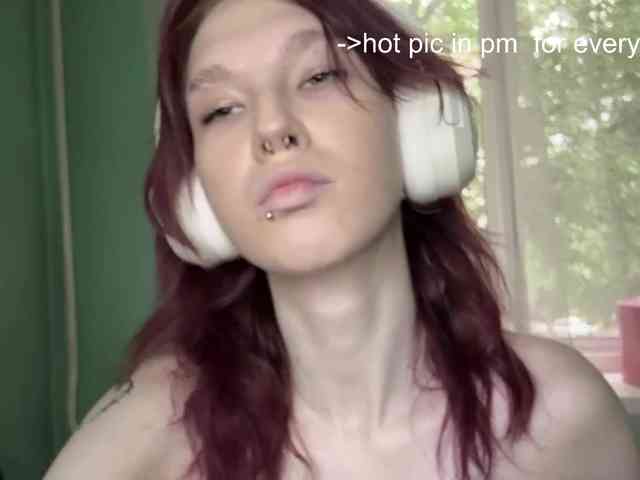 KarriMcinroy webcam