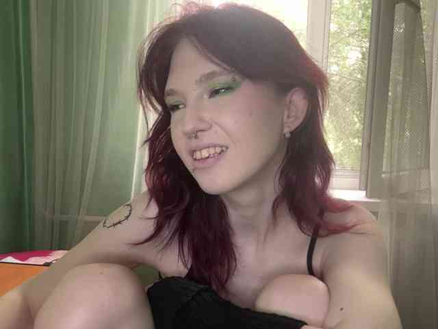 KarriMcinroy webcam