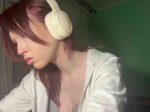 KarriMcinroy webcam