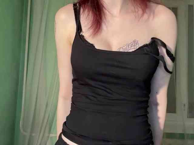 KarriMcinroy webcam