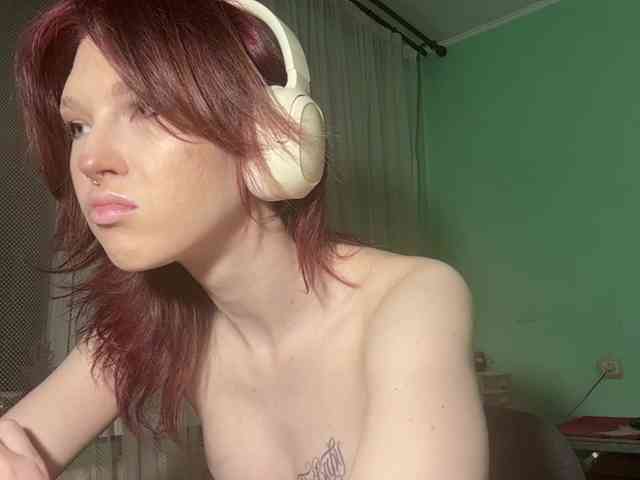 KarriMcinroy webcam