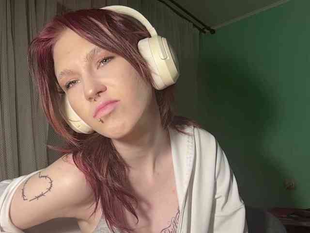 KarriMcinroy webcam