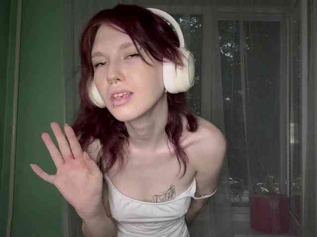 KarriMcinroy webcam