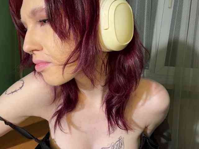 KarriMcinroy webcam